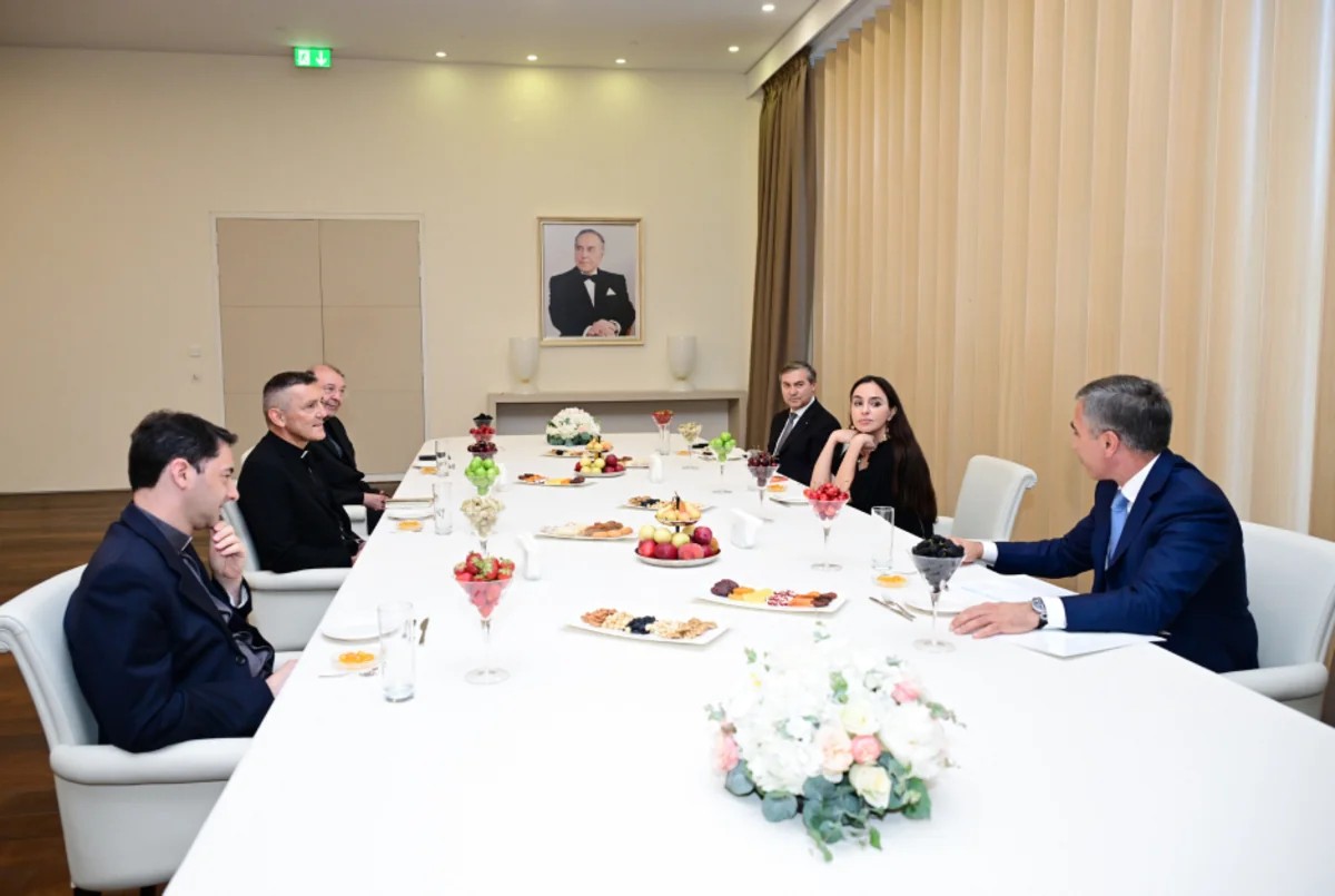 Leyla Əliyeva Vatikan Apostol Kitabxanasının rəhbəri ilə görüşüb