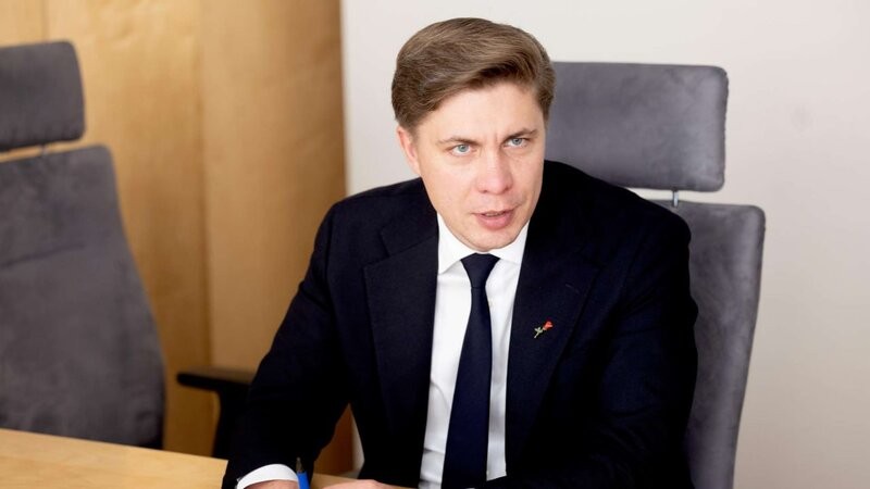 Bu ölkədə yeni Baş nazir SEÇİLDİ