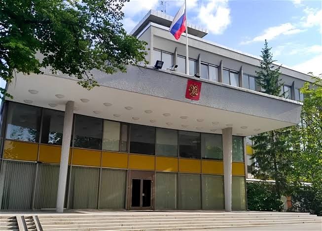 İsveçdəki Rusiya səfirliyinə dronlarla hücum edilib