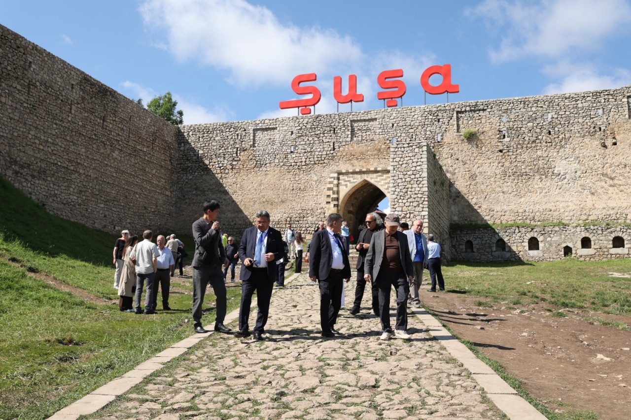 Türk Dünyası Həftəsinin iştirakçıları Şuşanın tarixi-mədəni irsi ilə tanış olublar