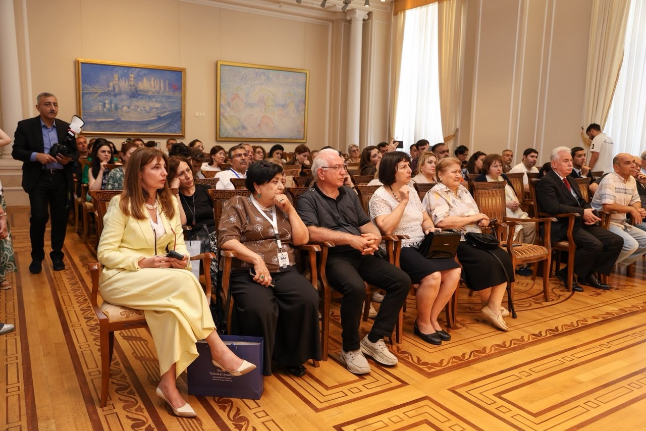 Azərbaycan Milli İncəsənət Muzeyi  Birinci Türkoloji Qurultayın 100 illiyinə həsr olunmuş elmi seminar keçirilib