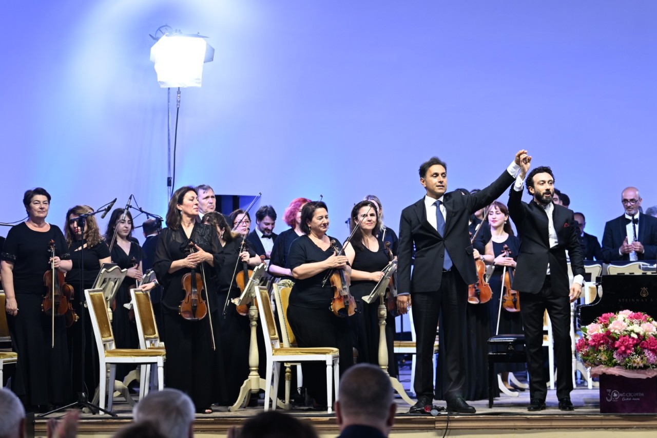 Filarmoniyanın Yay səhnəsində “İncə Sənətlə üz-üzə” konserti keçirilib