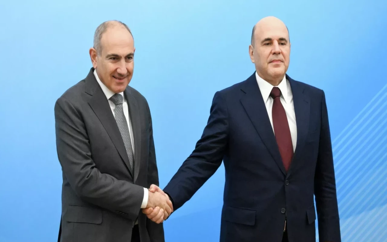 Mişustin Paşinyanla görüşəcək