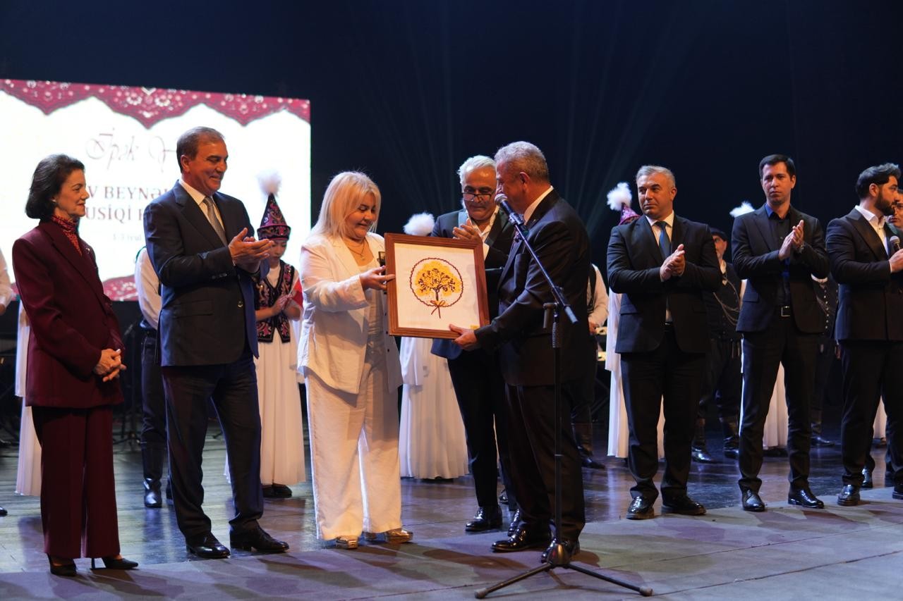 XV Beynəlxalq İpək Yolu Musiqi Festivalı təntənəli bağlanış konserti ilə yekunlaşıb