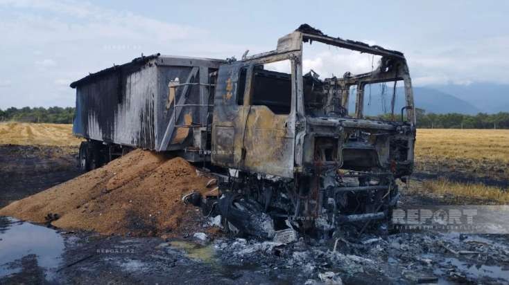 Buğda daşıyan yük maşını yandı - FOTO