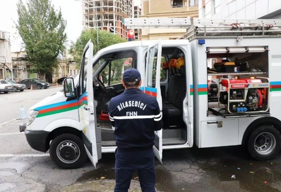 Evində köməksiz vəziyyətdə qalan vətəndaş XİLAS EDİLDİ