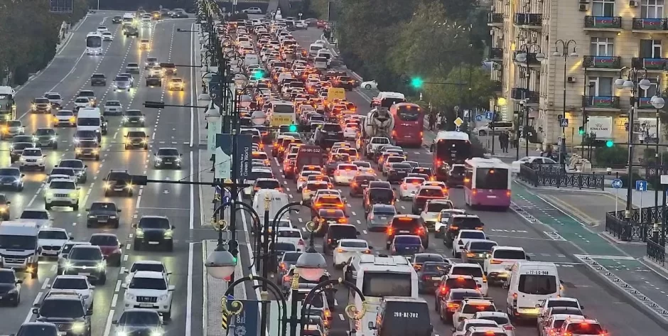 Bakıda bu yollarda sıxlıq var - SİYAHI