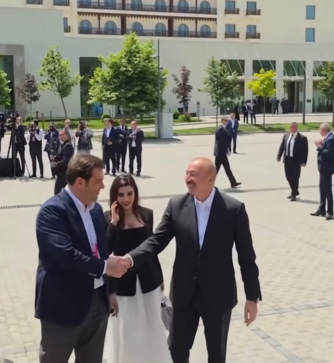 Prezident Azərbaycanda radionun 100 illiyini təbrik edib