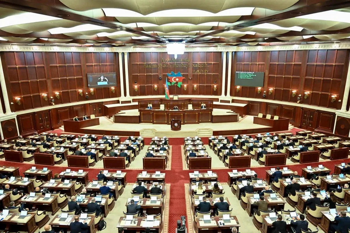 Milli Məclisin növbədənkənar sessiyasının son iclası başladı
