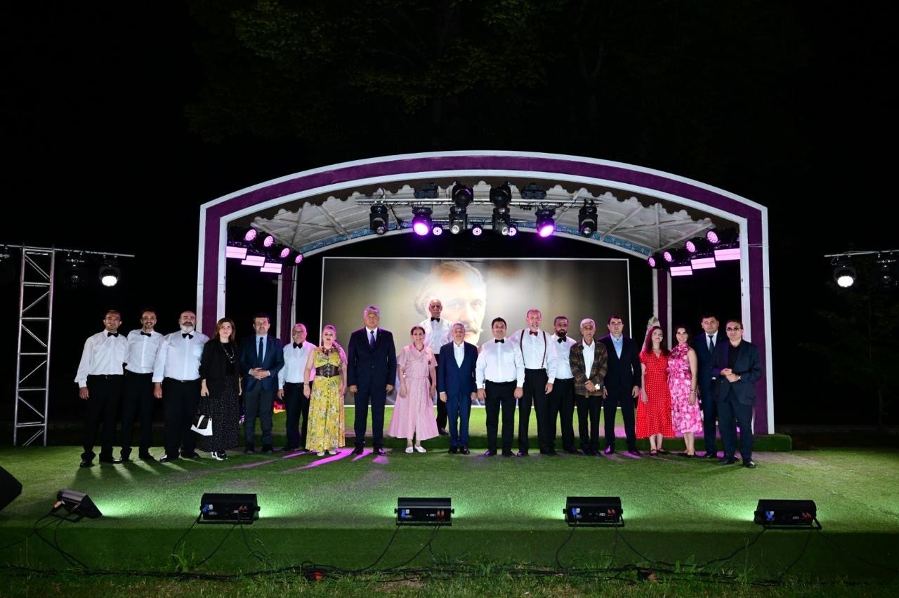 Musiqili Teatrın kollektivi Vaqif Poeziya Günlərində iştirak edib 