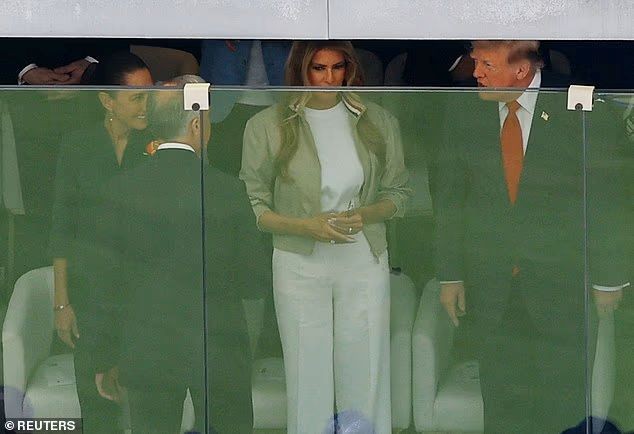 Nə İspaniya, nə də Argentina: Melaniya Tramp seçimiylə gündəm oldu