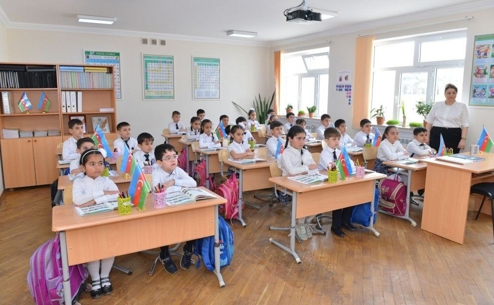 Övladı məktəbə gedəcək valideynlərin NƏZƏRİNƏ&nbsp;