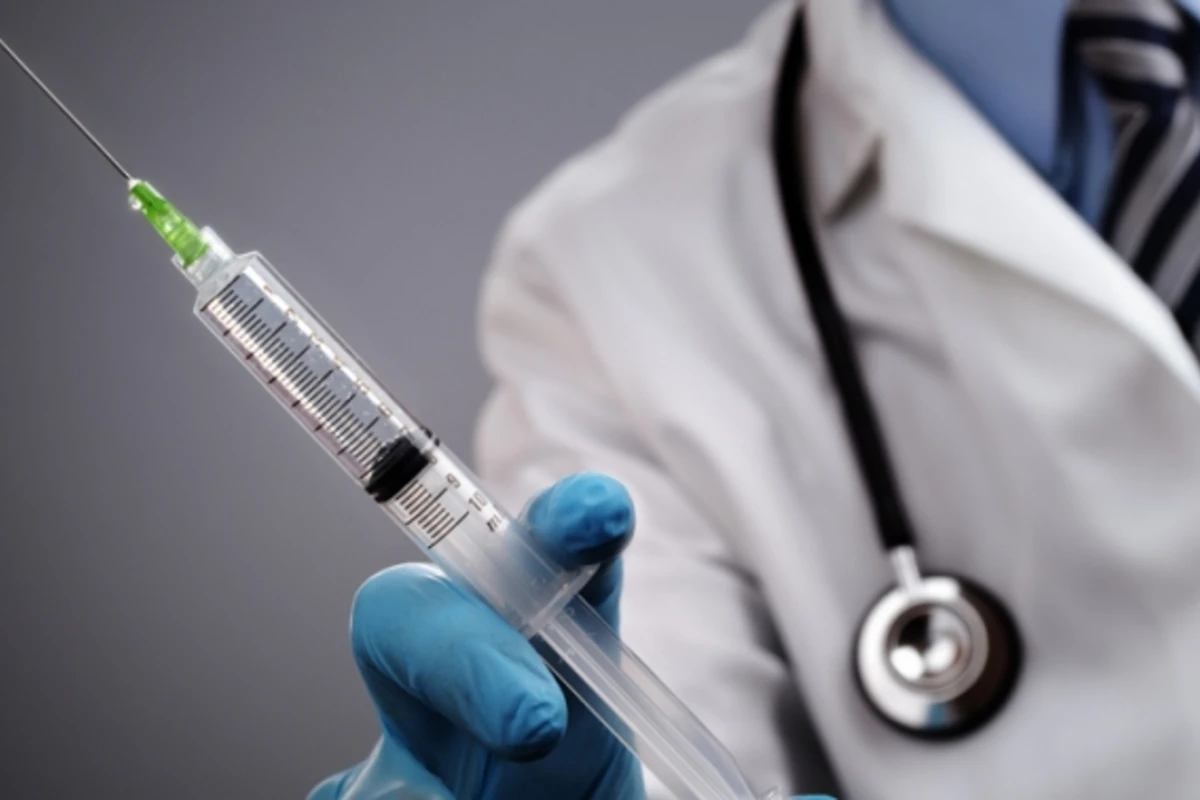 Antibiotik iynə vuran kişi HƏYATINI İTİRDİ