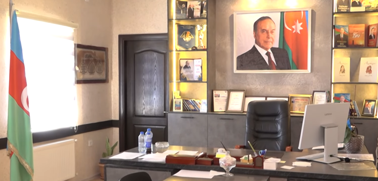 Sakinlə iş adamı ÜZ-ÜZƏ:&nbsp;\"Əcəb etmişəm, sən kimsən?\"