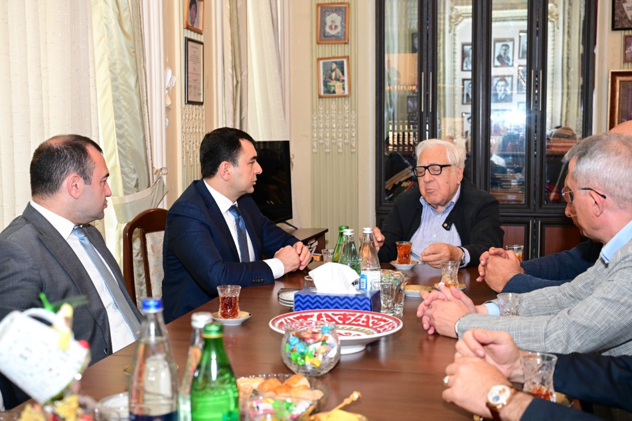 Mədəniyyət naziri Adil Kərimli Azərbaycan Yazıçılar Birliyinin sədri Anarla görüşüb