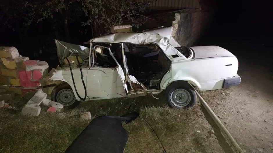 \"VAZ-2107\" idarəetməni itirdi - Ölən və yaralılar var