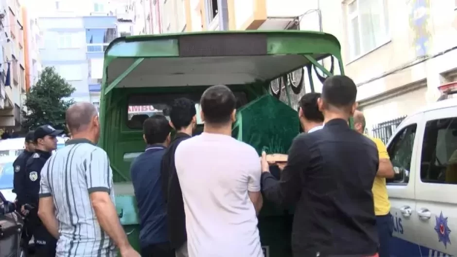 Əvvəlcə həyat yoldaşını güllələdi, heçnə olmamış kimi POLİSƏ YIĞDI - DETALLAR