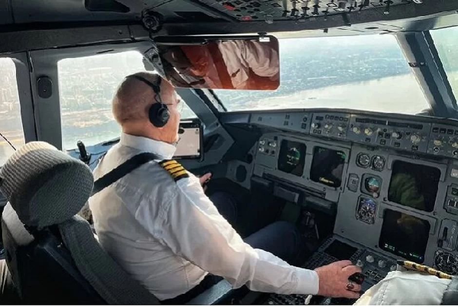İran parlamentinin sədri özünün idarə etdiyi təyyarə ilə Livana uçdu 