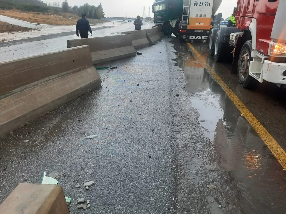 Bakı-Qazax yolunda ağır qəza BAŞ VERDİ: Yük maşını... - FOTO