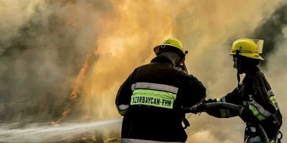 Bakıda 2 ev yandı 