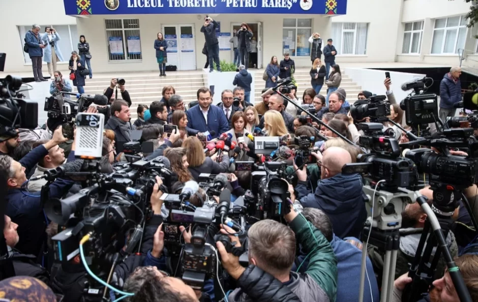 Moldova seçkilərində hazırkı prezident öndə GEDİR