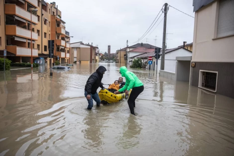 Avropada daşqınlar: şəhərləri su basdı