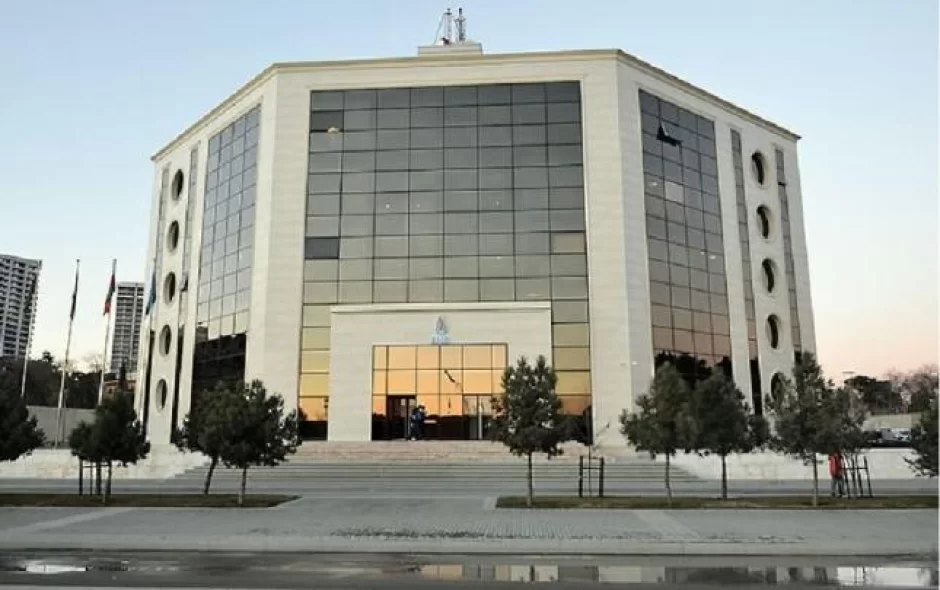 AFFA hakimləri təhqir edən məşqçiləri cəzalandırdı