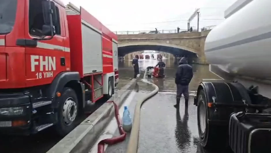 Tunel və yollar yağış sularından təmizləndi - VİDEO