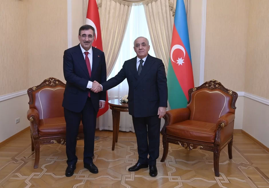 Əli Əsədov Cevdet Yılmazı təbrik etdi