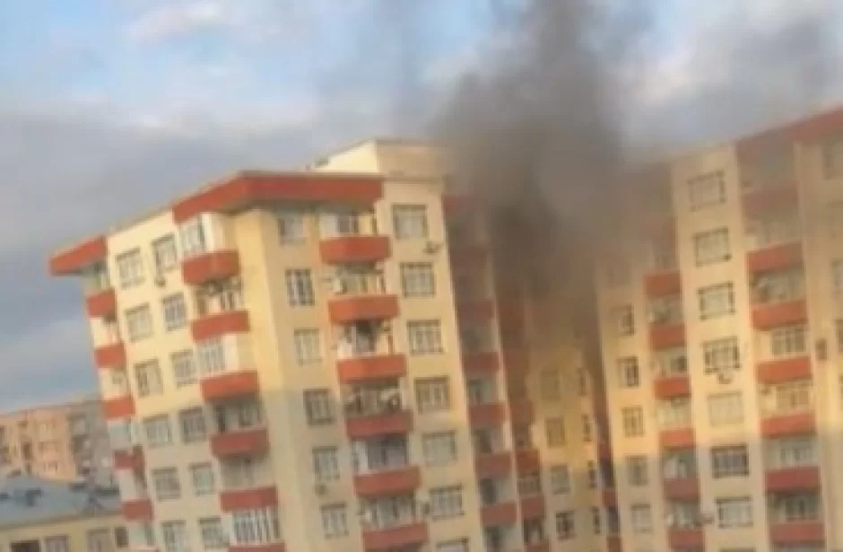 Bakıda güclü yanğın başladı: Sakinlər təxliyə edilir - VİDEO