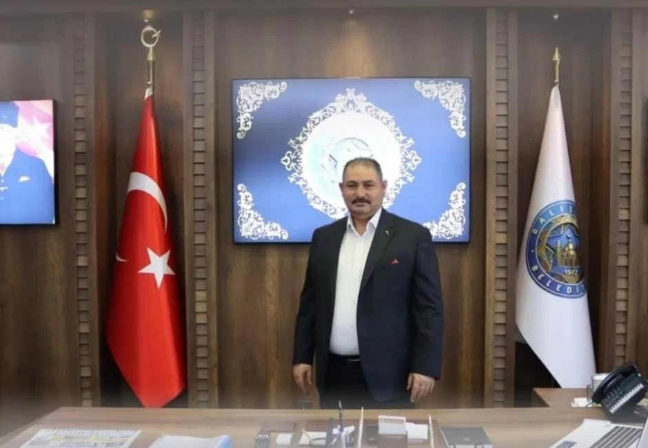 Bələdiyyə başçısı GÜLLƏLƏNDİ