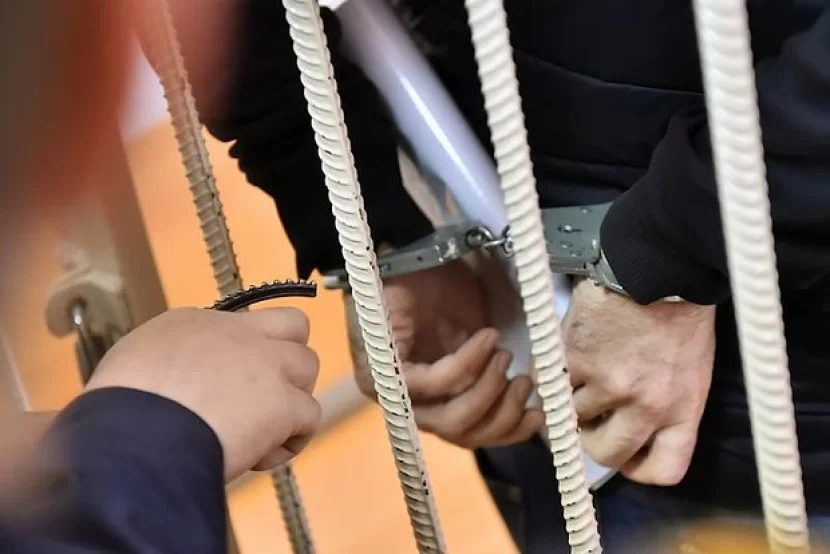 Üç qadına bıçaqla hücum edən kişi həbs edildi