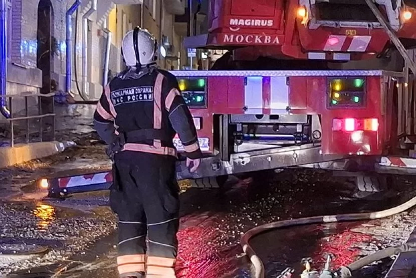 Moskvada yaşayış binasında GÜCLÜ partlayış: Yaralı var