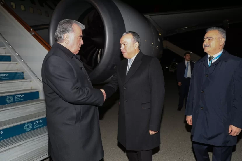 Tacikistan Prezidenti Azərbaycanda səfərdədir