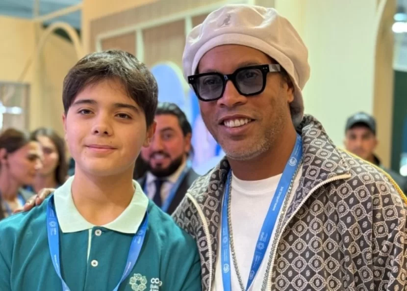 Prezidentin nəvəsi Ronaldinyo ilə