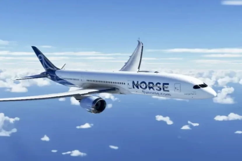 Norveç təyyarəsi Bakıya təcili ENİŞ ETDİ