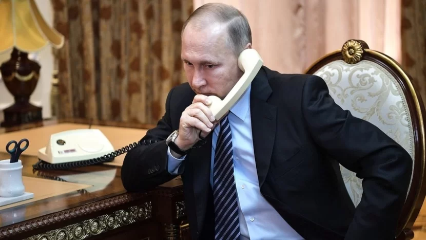 Putinlə Almaniya kanslerinin telefon danışığı olub