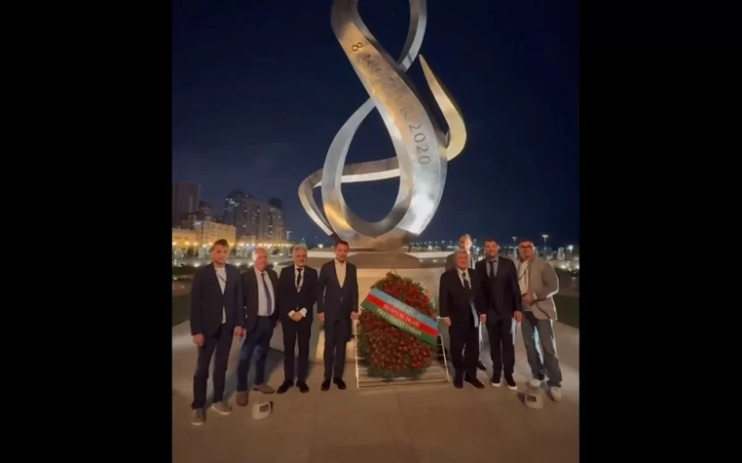 \"Barselona\" klubunun prezidenti Zəfər parkını ziyarət etdi - VİDEO