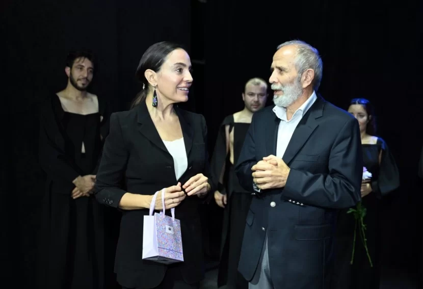 Leyla Əliyeva \"Manqurt\" tamaşasını izləyib - FOTO