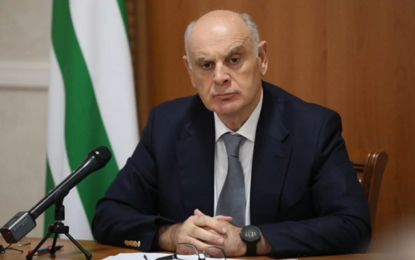 Abxaziya “prezident”i istefa verdi - FOTO