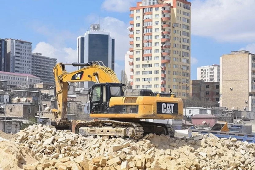 Əhalinin DİQQƏTİNƏ: Bakıda bu binaların söküntüsü BAŞLAYIR