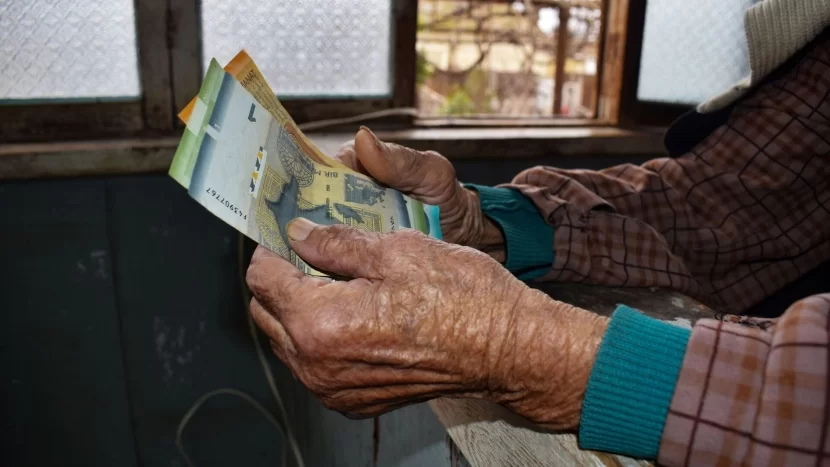 Pensiyaların nə qədər artacağı AÇIQLANDI