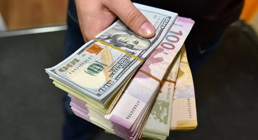 Devalivasiya anonsu: dollar artacaq?