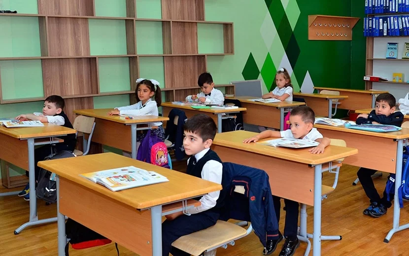 Bəzi məktəblərdə dərslər başladı
