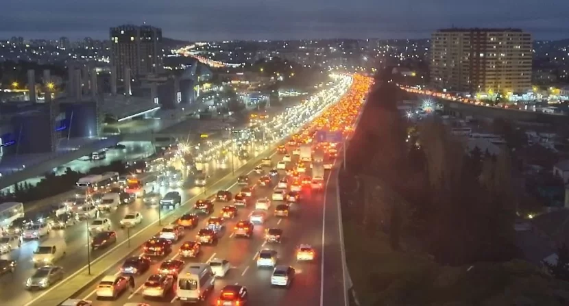 Bu yollarda tıxac var- SİYAHI