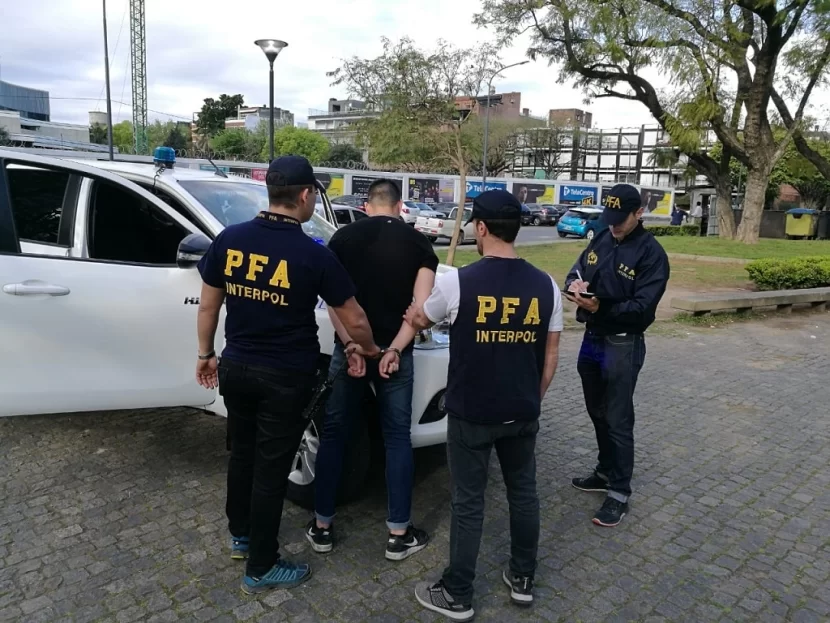 Keçmiş arvadını 28 dəfə bıçaqladı, sonra da özünü öldürmək istədi - TƏFƏRRÜAT