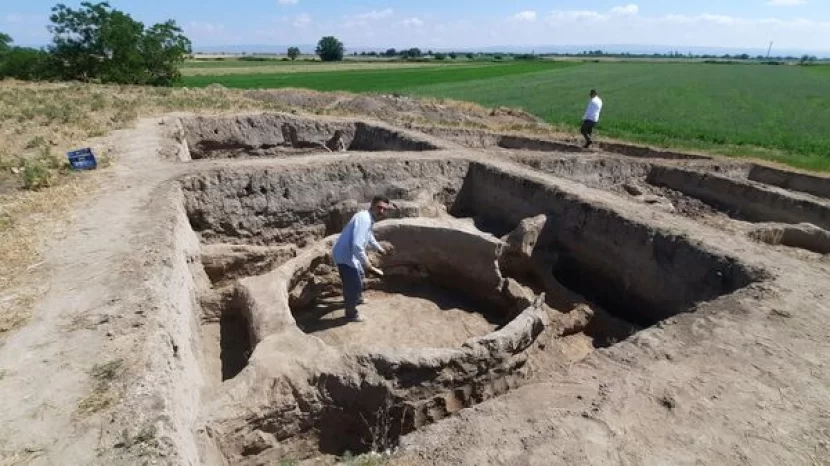 Alimlər qazıntı zamanı şoka salan KƏŞF: Görün, nə tapıldı... - FOTO