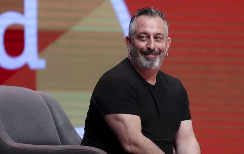 Cem Yılmaz fanatına jest edib