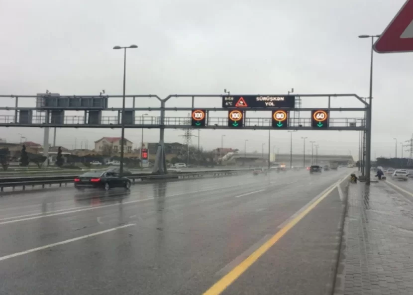 Bu yolda bəzi zolaqlar üzrə sürət həddi endirildi