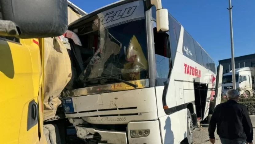 Yevlaxda ağır QƏZA: Avtobusda olan sərnişinlər... - YARALI VAR